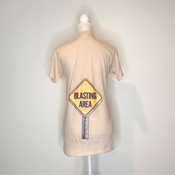 VTG 80's Single Stitch Devknit Novelty Tee Road Sign "Blasting Area" M - Picture 5 of 9